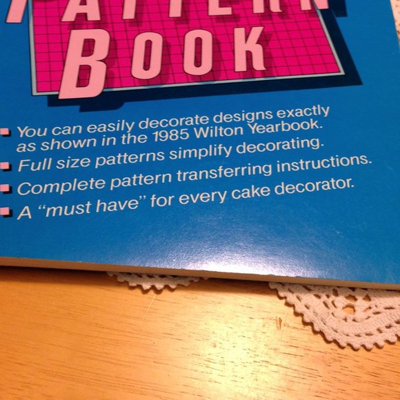 Wilton Cake Decorating Patterns, 1985 - Picture 2 of 7